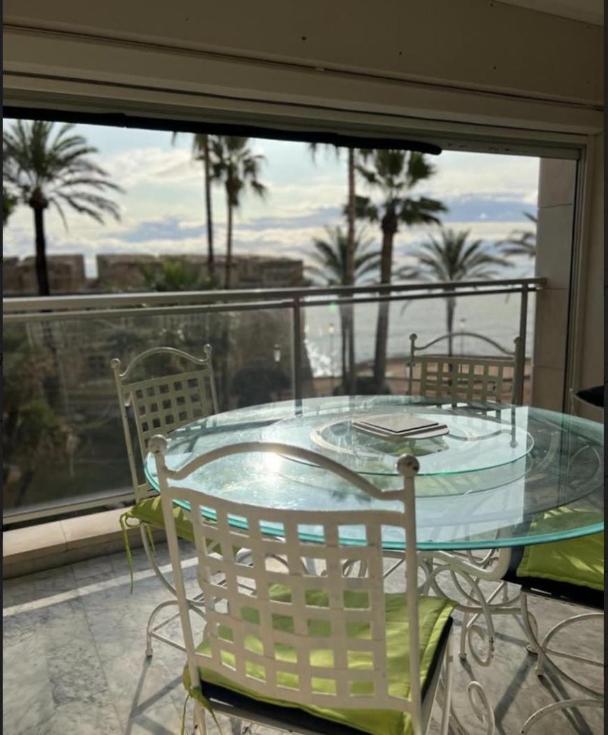 Vue Mer Et Remparts. Entre Vieille Ville Et Plages Antibes Exteriör bild