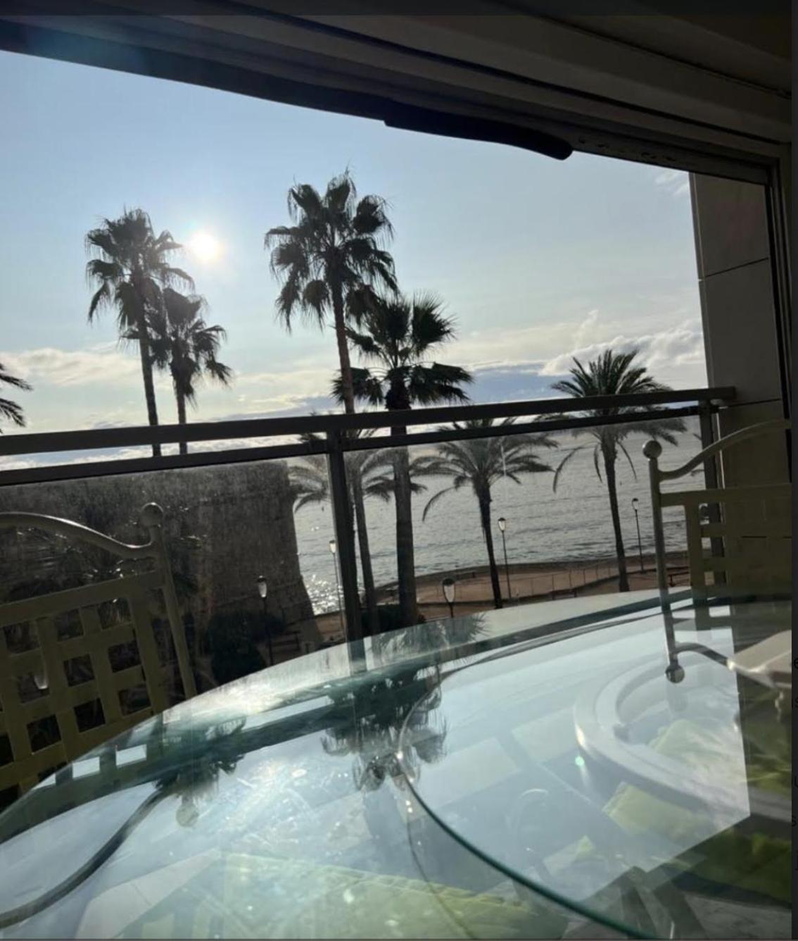 Vue Mer Et Remparts. Entre Vieille Ville Et Plages Antibes Exteriör bild