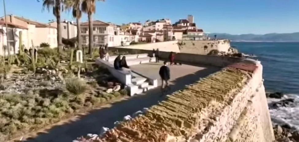 Vue Mer Et Remparts. Entre Vieille Ville Et Plages Antibes Exteriör bild