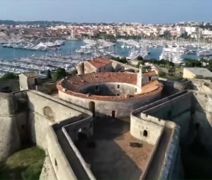 Vue Mer Et Remparts. Entre Vieille Ville Et Plages Antibes Exteriör bild
