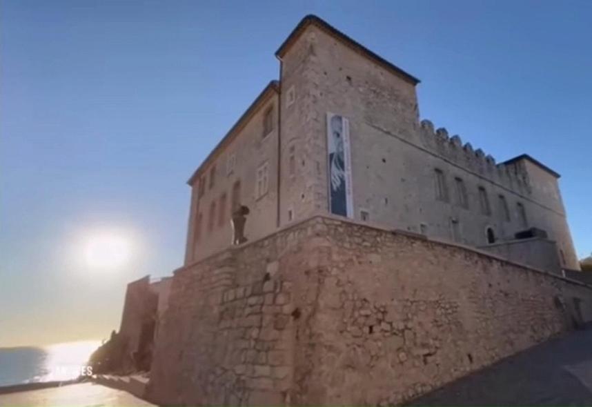 Vue Mer Et Remparts. Entre Vieille Ville Et Plages Antibes Exteriör bild